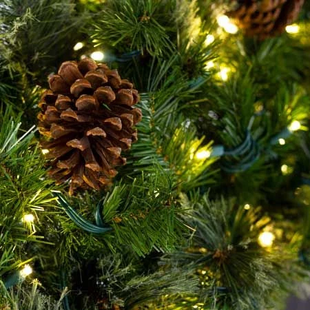 4 1/2' X 14" Mixed Pine Garland, Lit 5 4 1/2' X 14" Mixed Pine Garland, Lit - Image 3